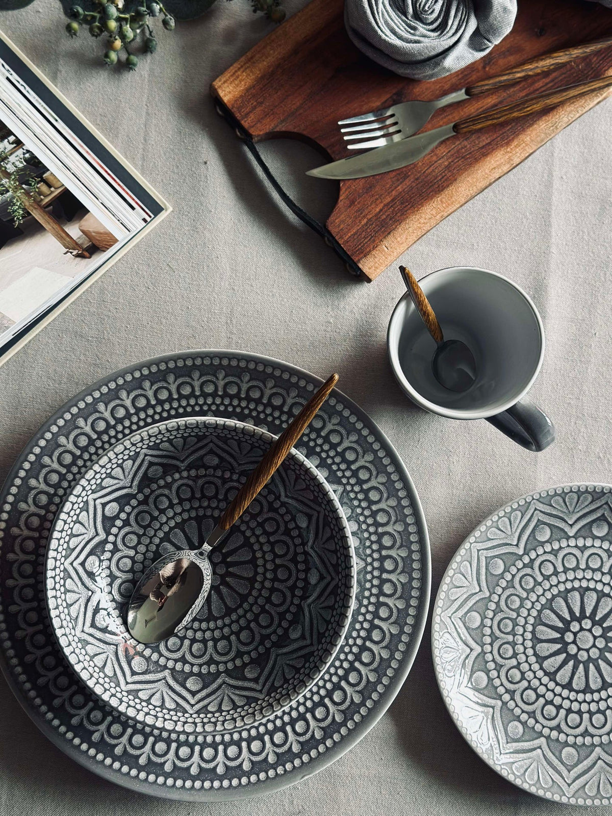 Bord India Stoneware 27cm - Grijs