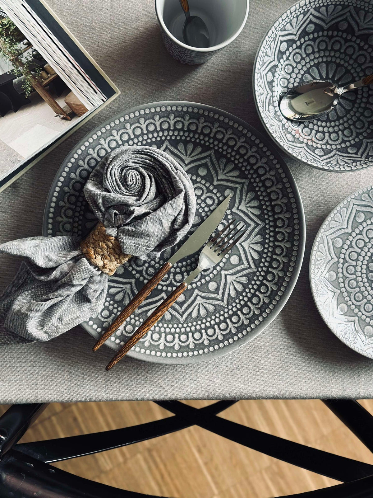 Bord India Stoneware 27cm - Grijs