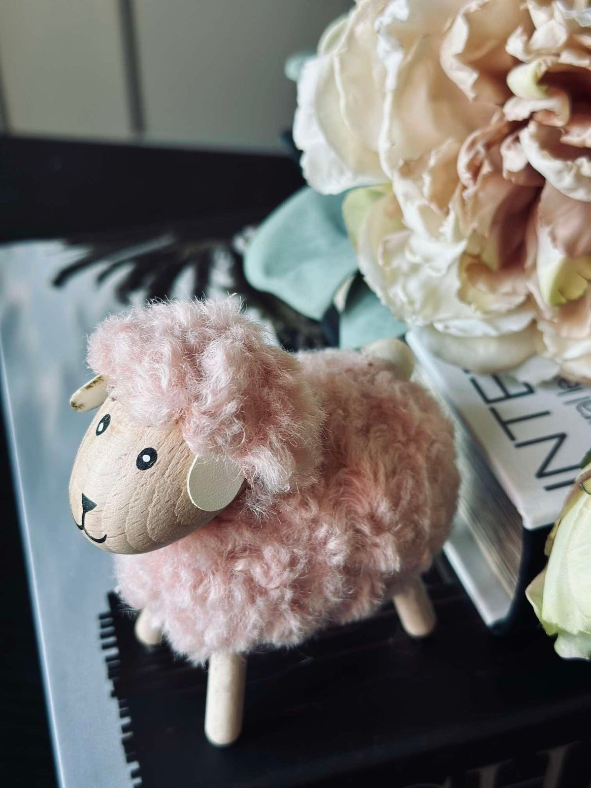 Schaap van hout met vacht - Roze