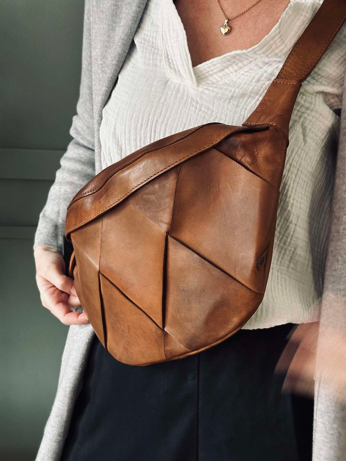 Exclusieve handgevlochten bumbag - Cognac