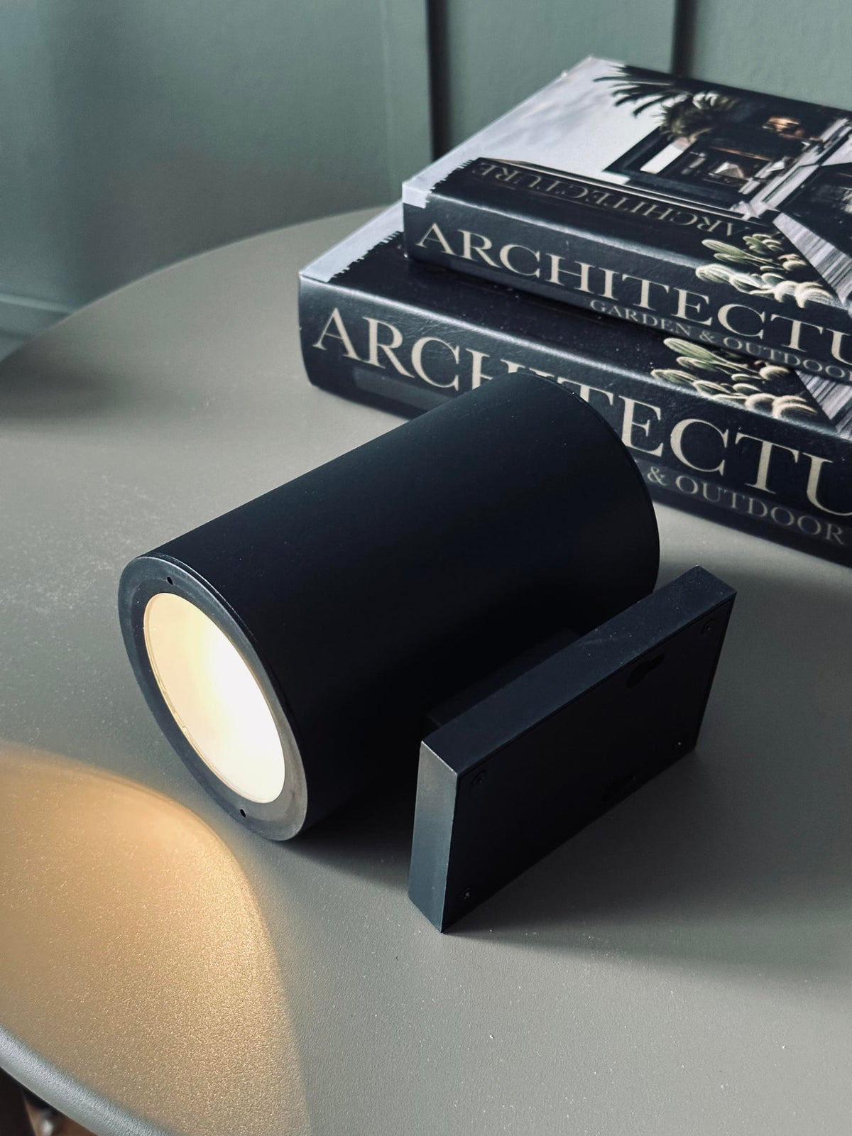 Wandlamp met zonnepanelen