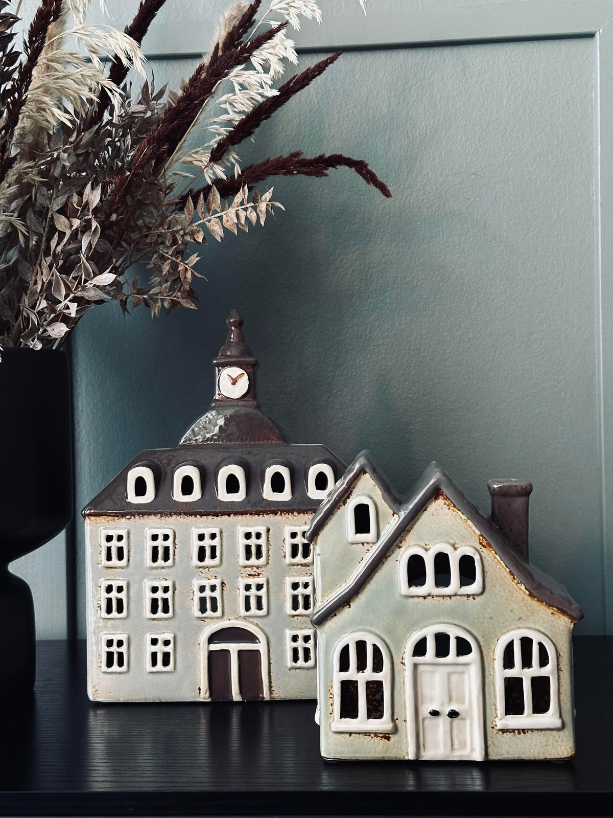 Hoge huis keramiek