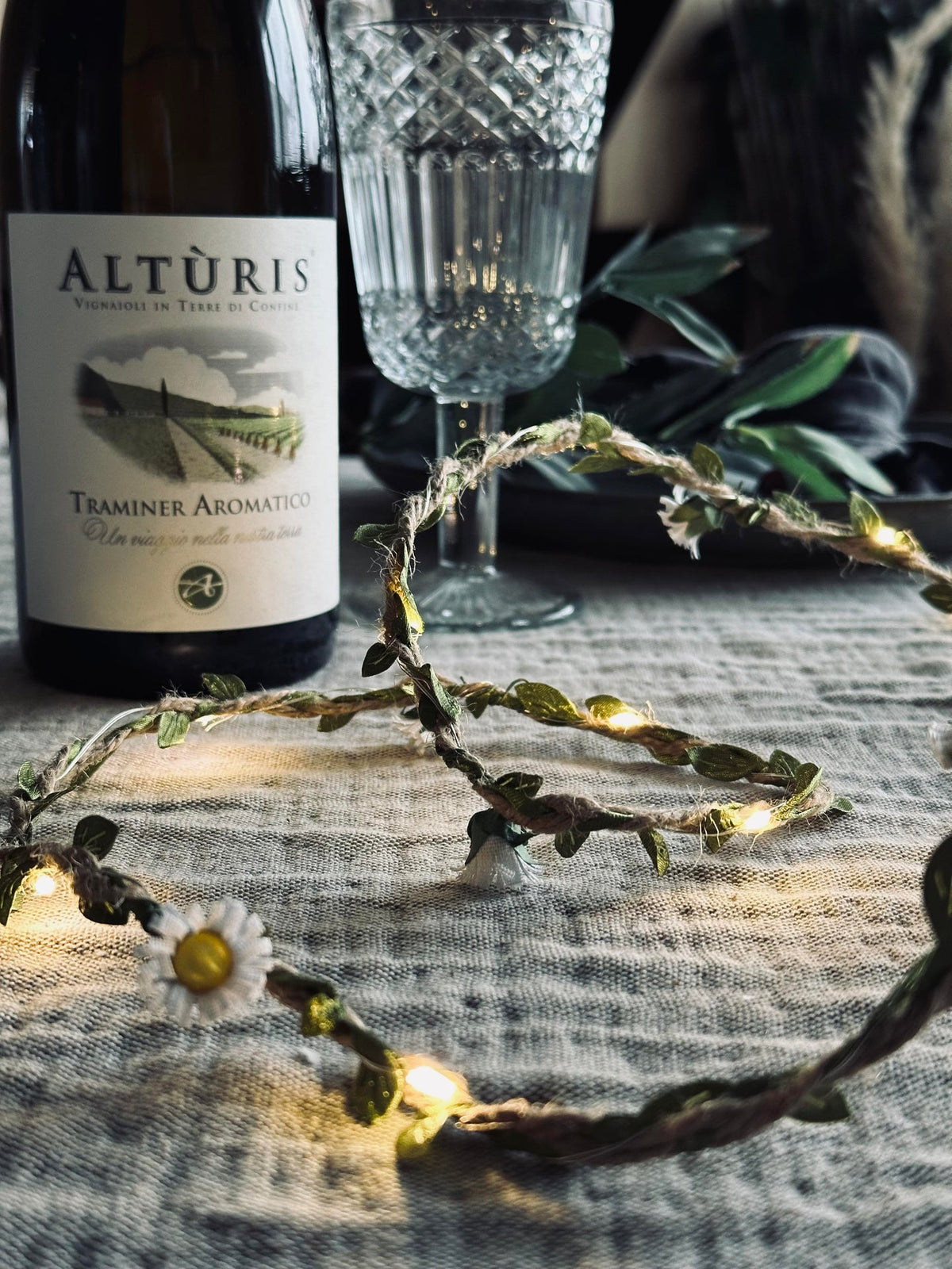 Lichtslinger met bladeren en bloemen