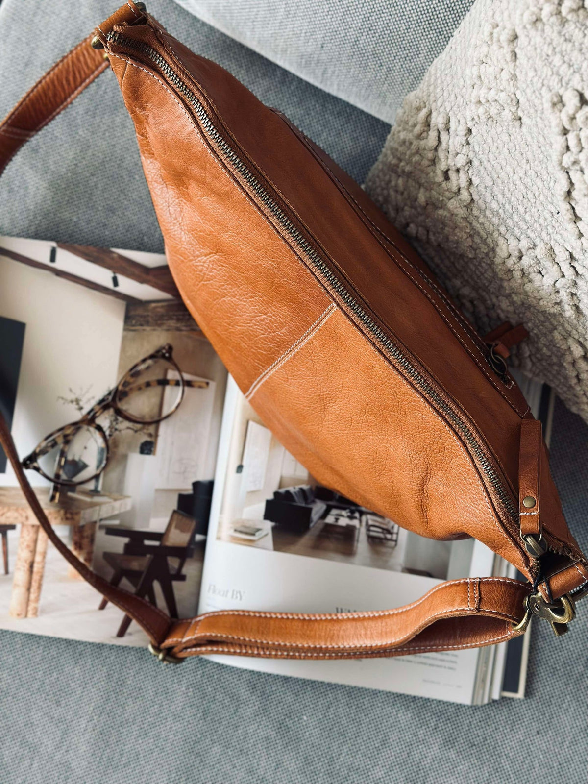 Schoudertas Naomi small - Cognac