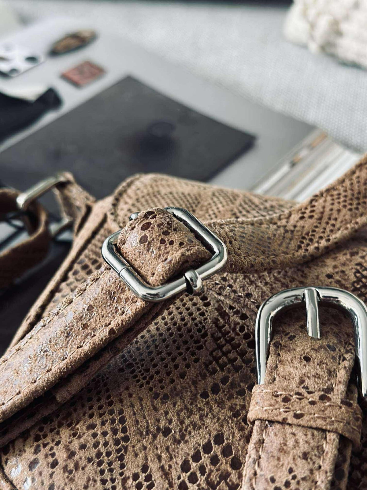 Crossbody Aura Snake - Camel