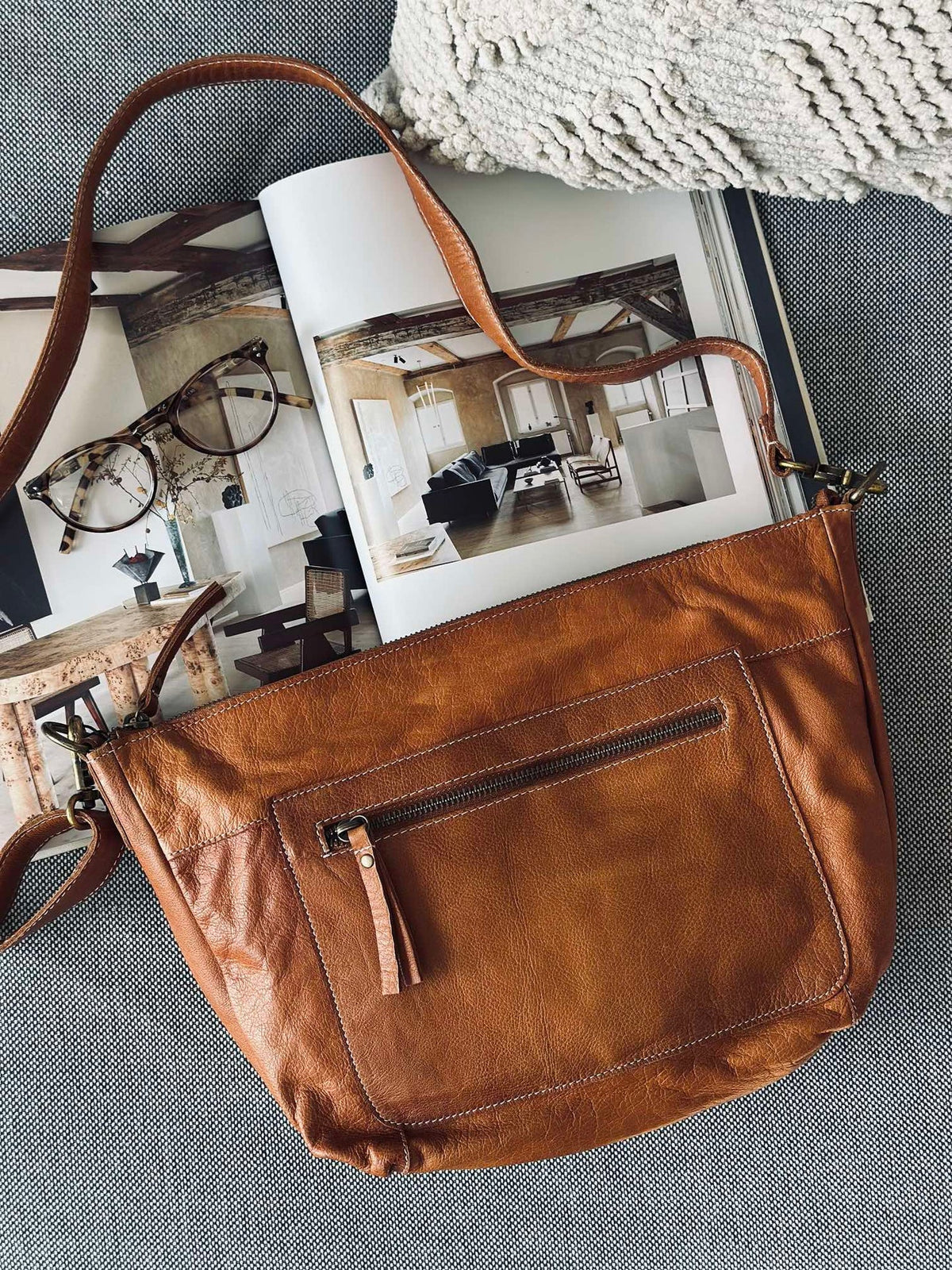 Schoudertas Naomi small - Cognac