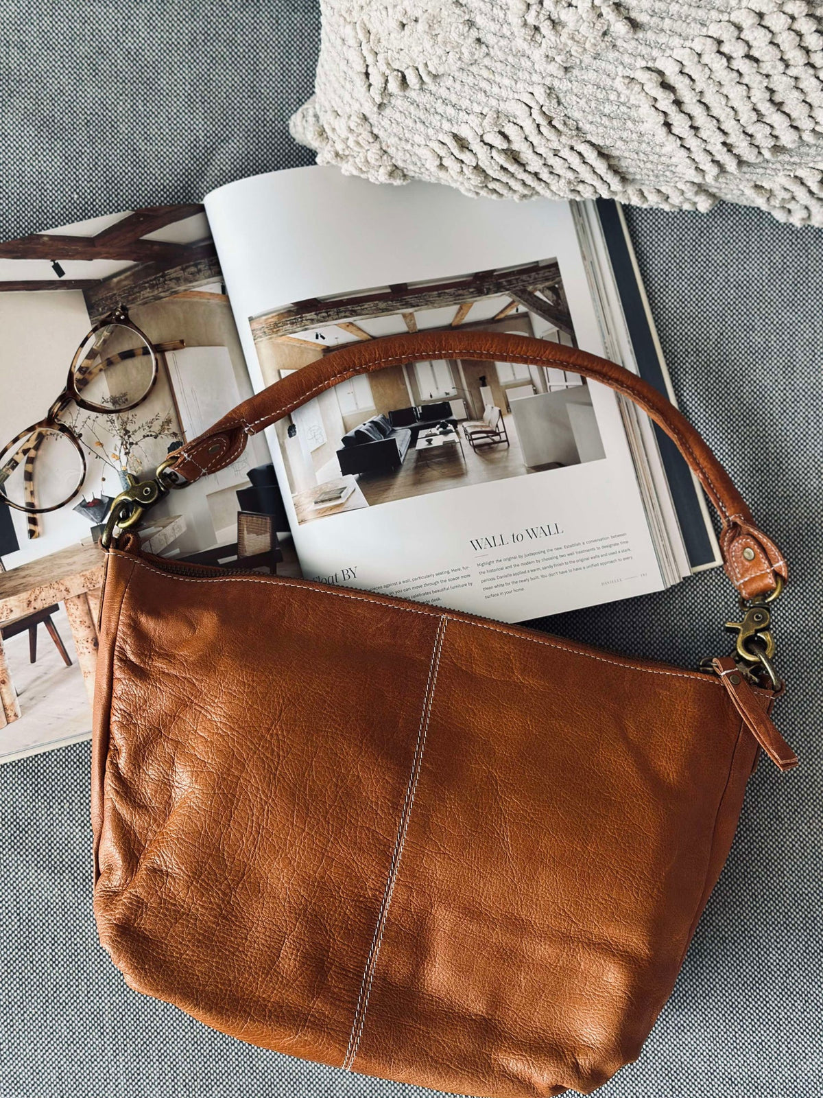 Schoudertas Naomi small - Cognac