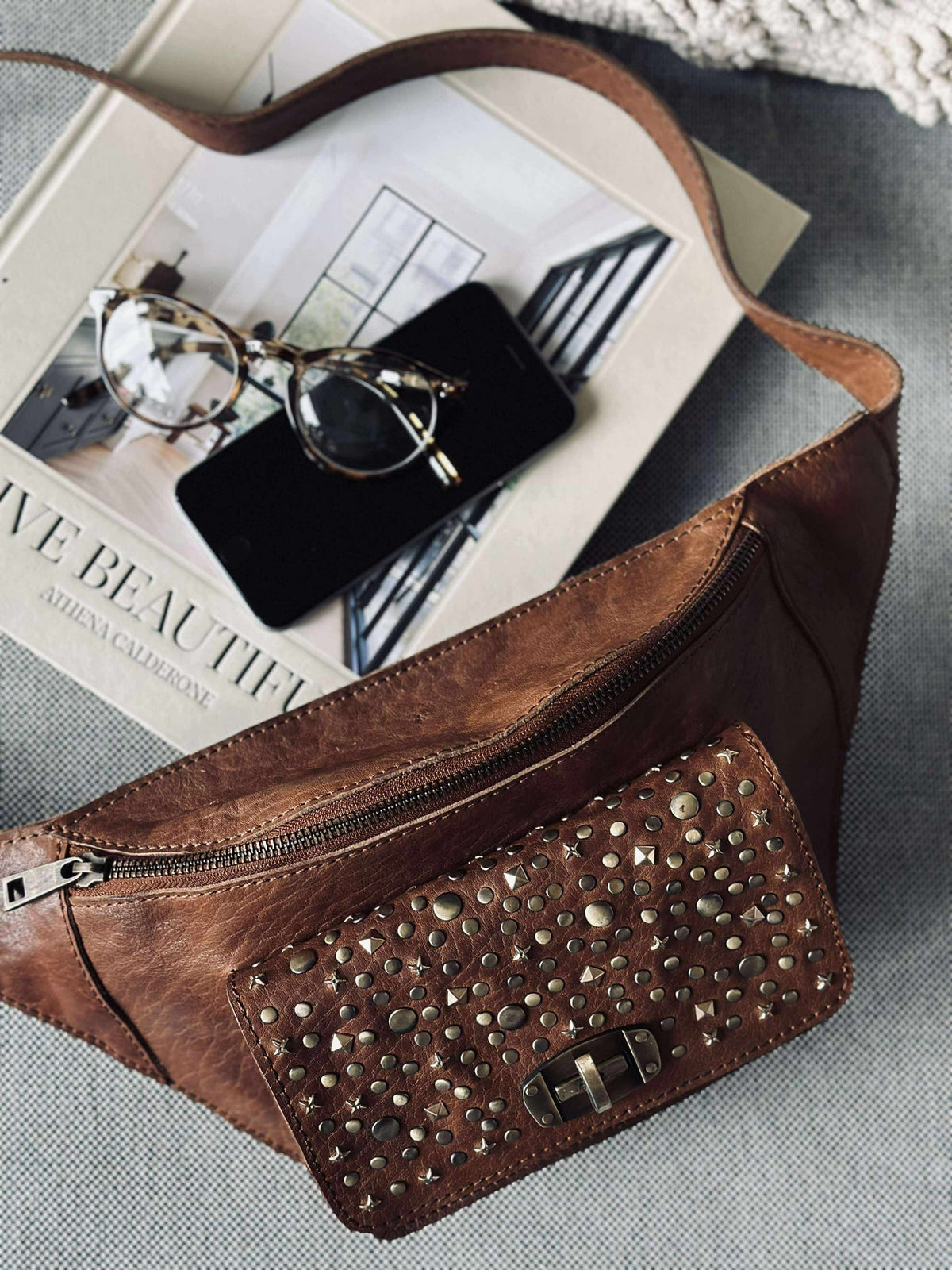 Bumbag met studs - Cognac