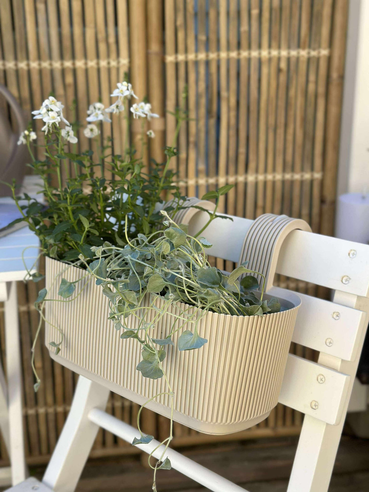 Plantenbak met ophangsysteem – Crème