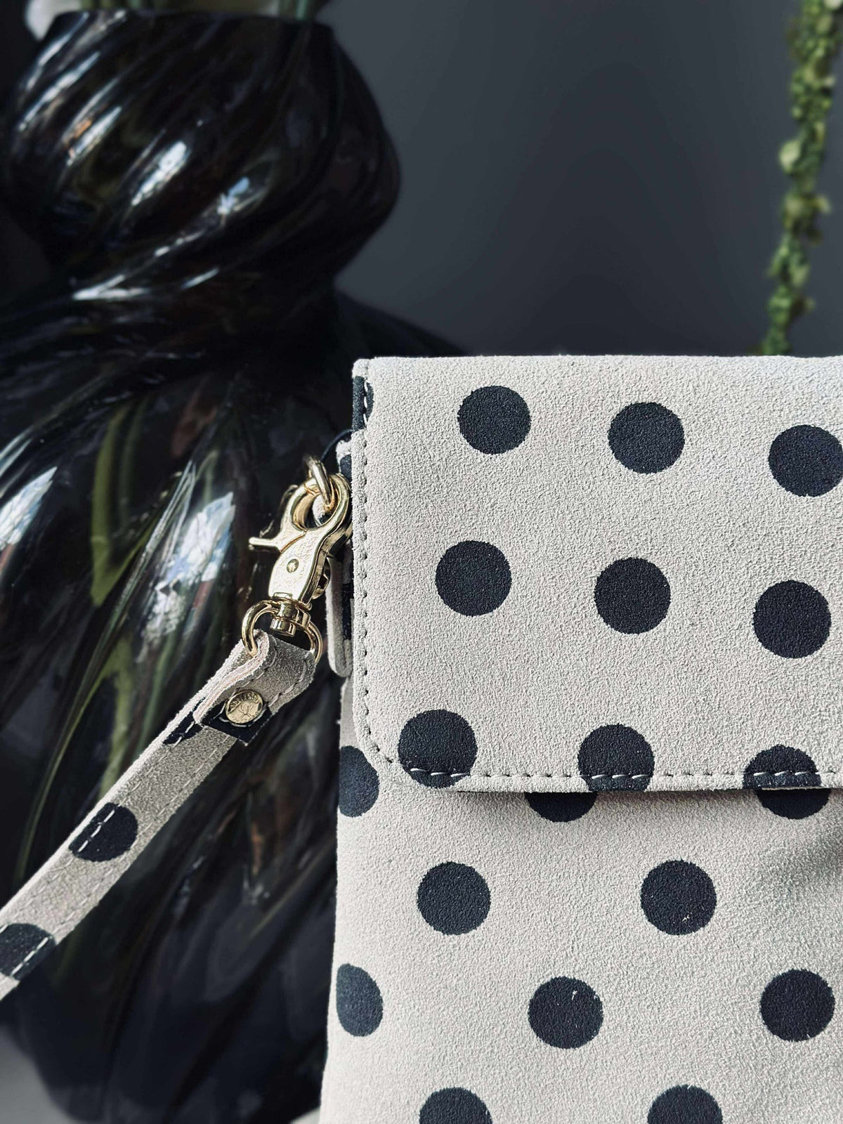 Mobieltasje Blacks dots