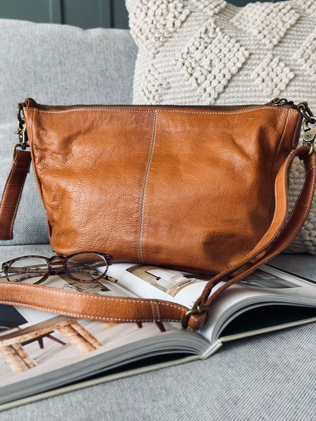 Schoudertas Naomi small - Cognac