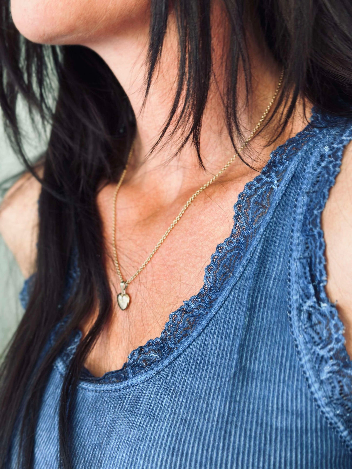 Top met kant van kant – Daily Dark denim