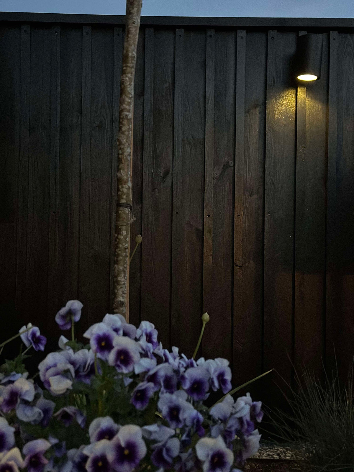 Wandlamp met zonnepanelen