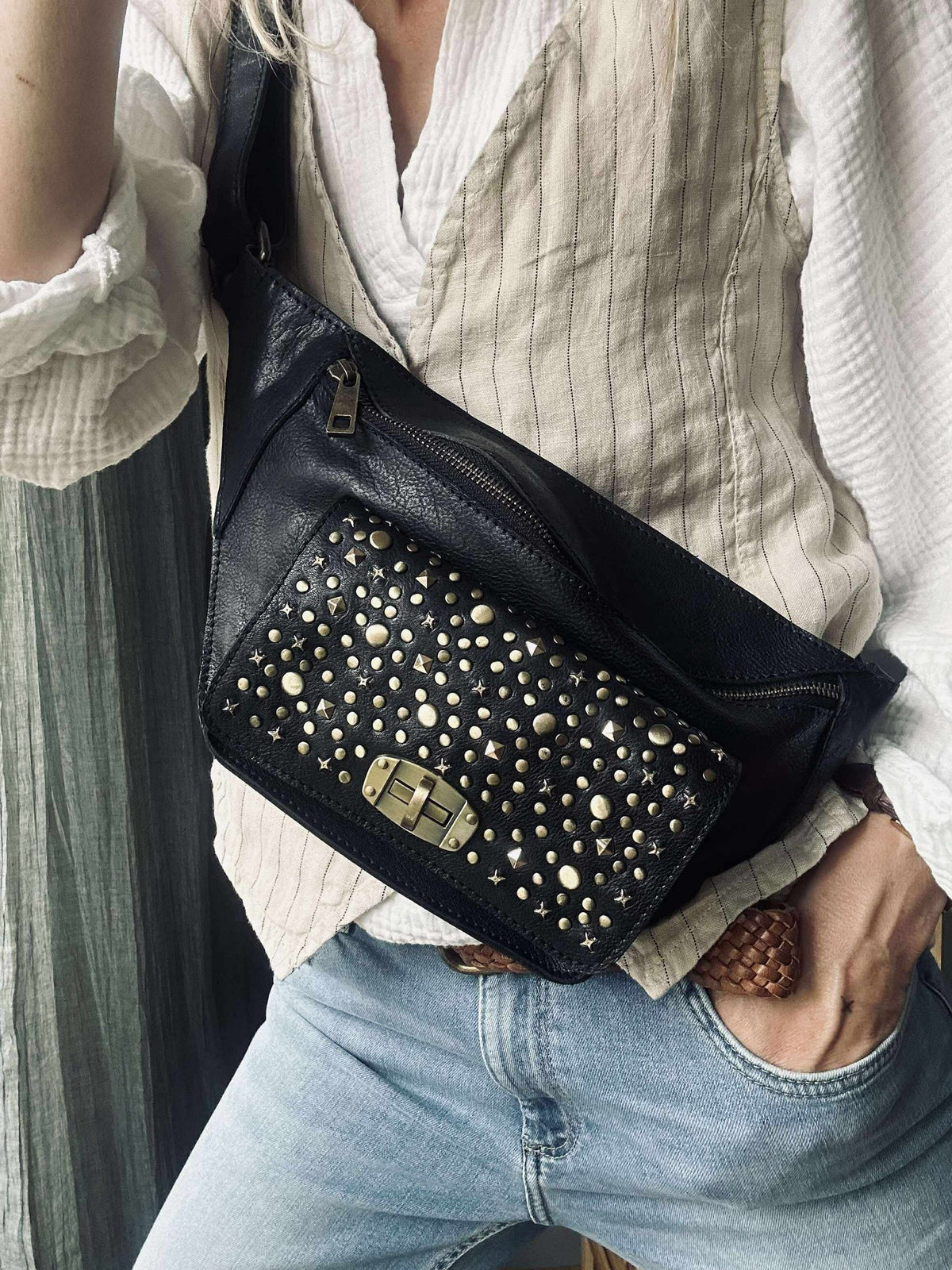 Bumbag met studs - Black