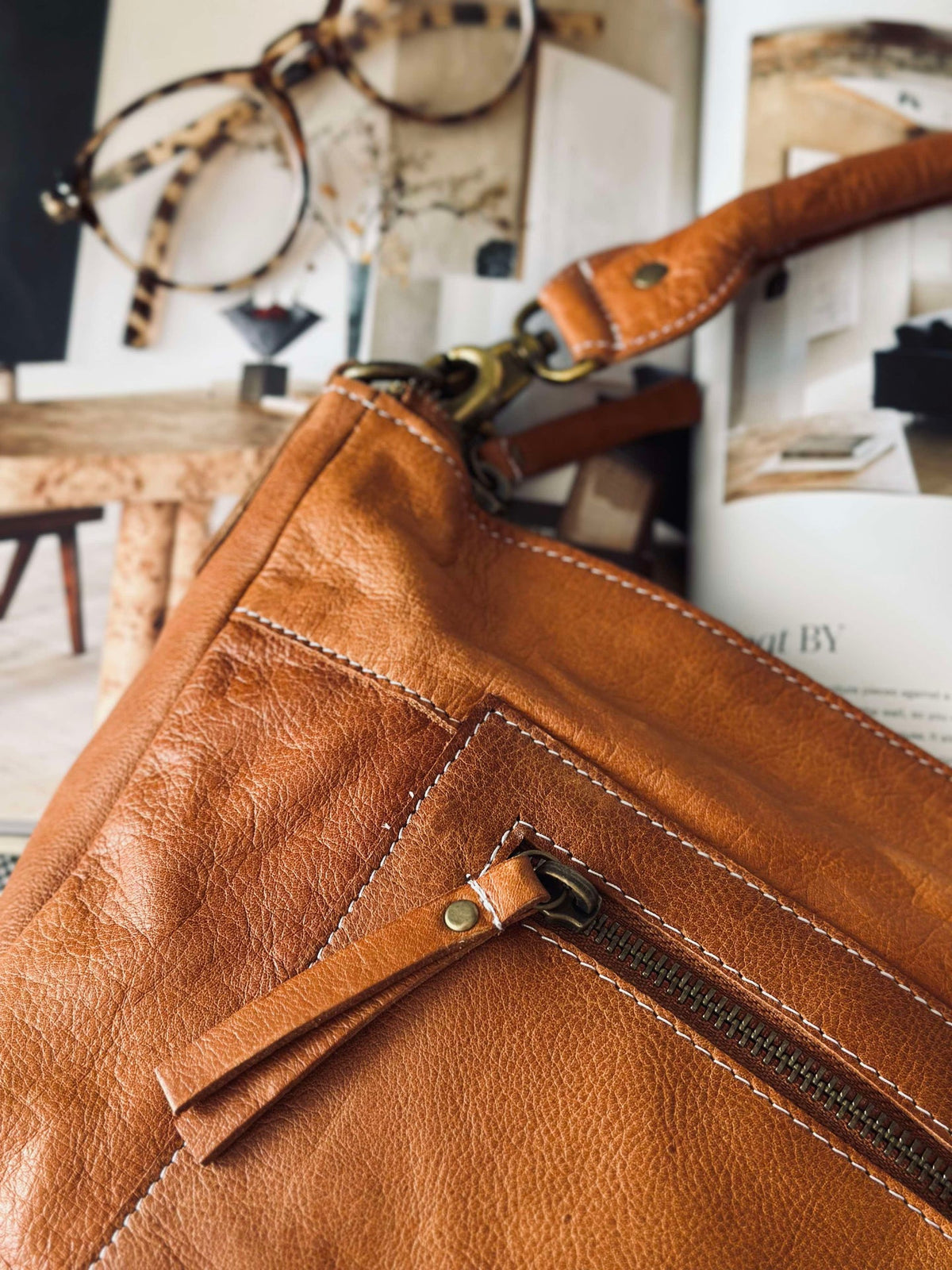 Schoudertas Naomi small - Cognac
