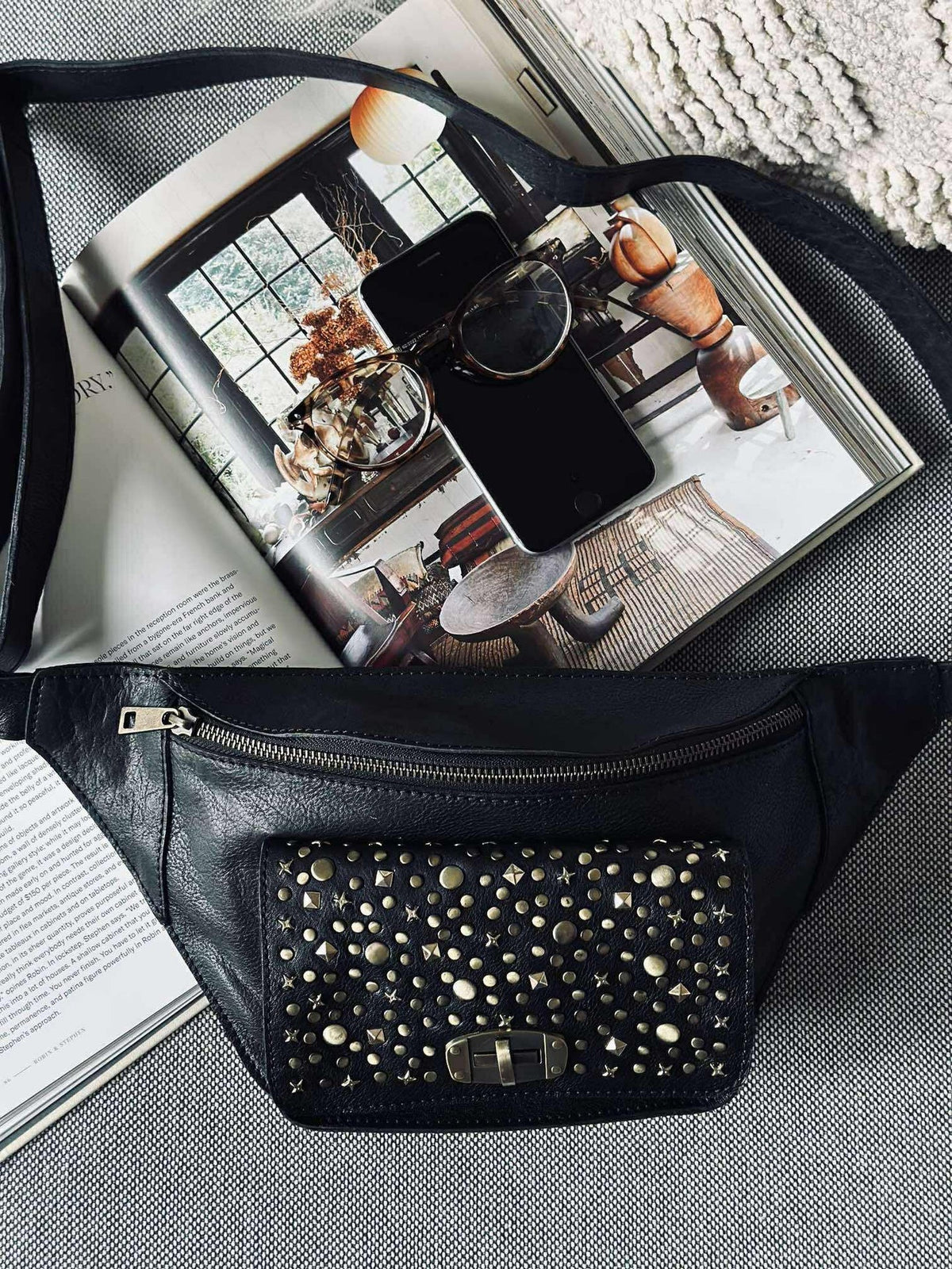 Bumbag met studs - Black