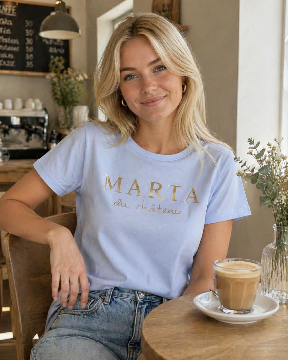 T-shirt Marta Lichtblauw