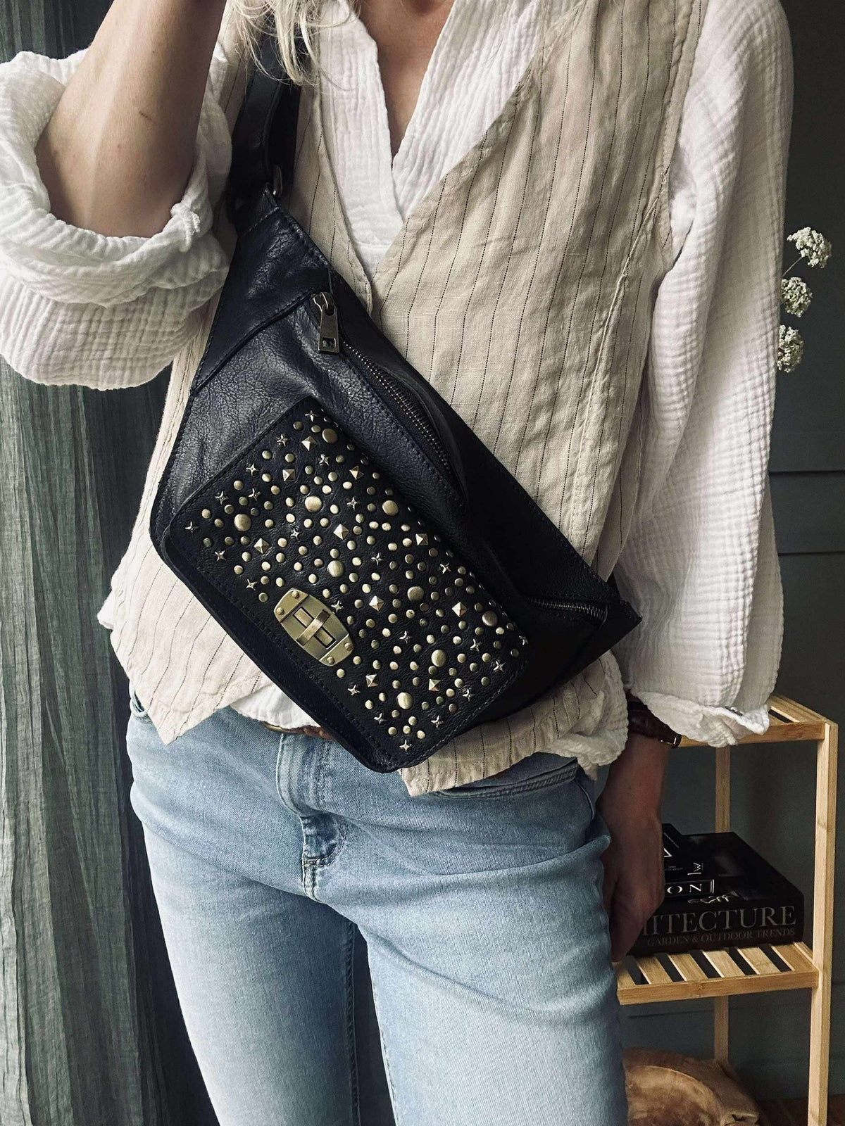 Bumbag met studs - Black