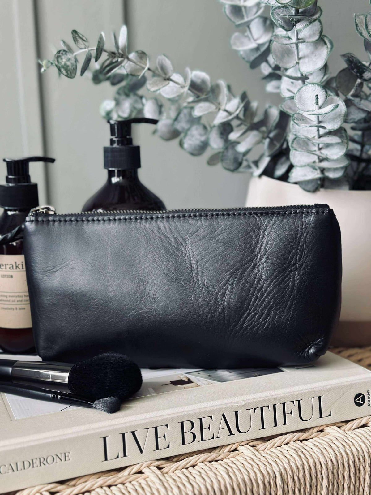 Cosmetic bag - Black leather