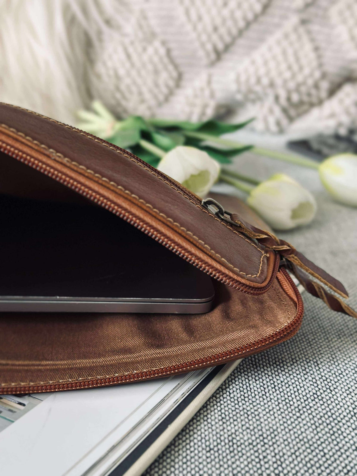 Laptop sleeve - Cognackleurig buffelleer