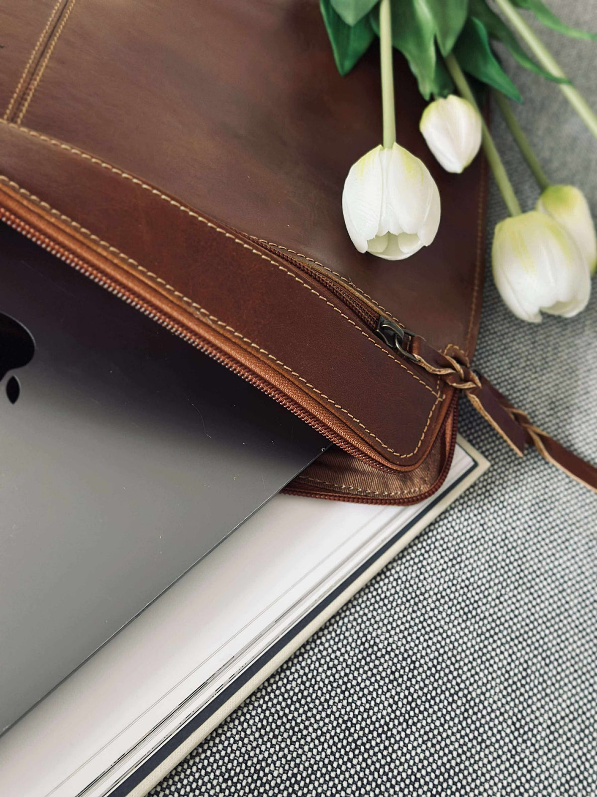 Laptop sleeve - Cognackleurig buffelleer