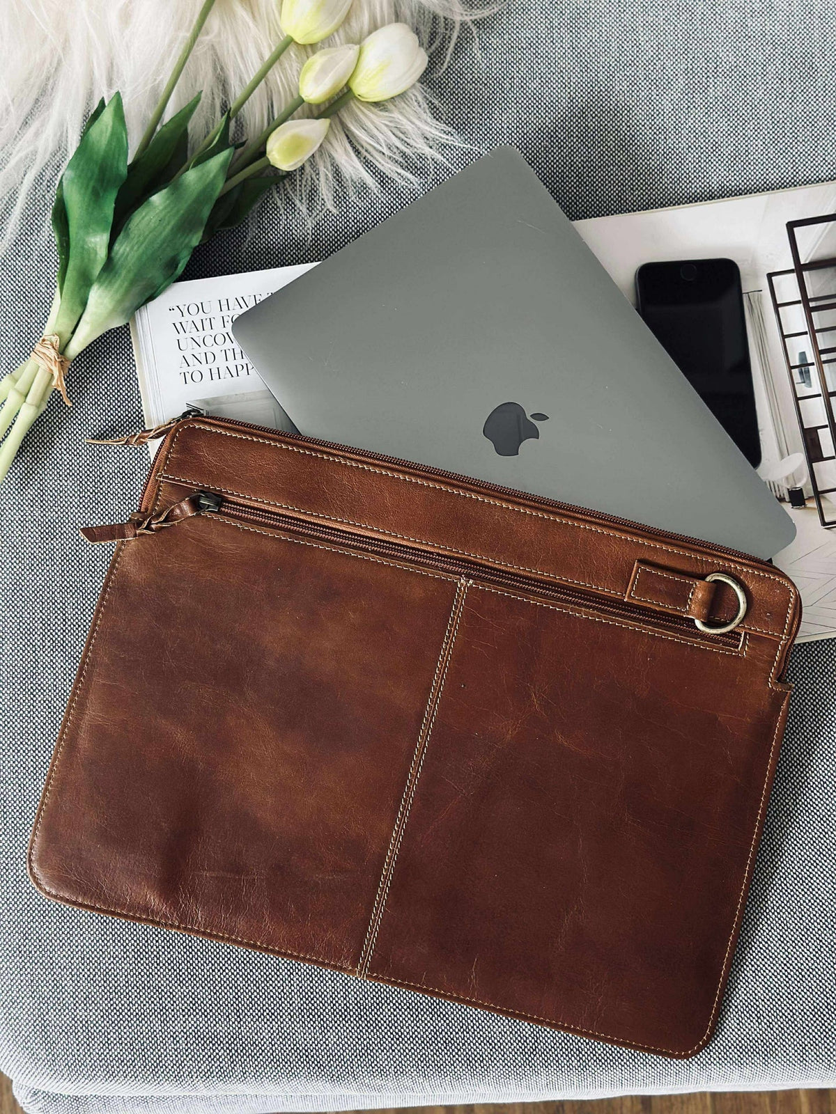 Laptop sleeve - Cognackleurig buffelleer