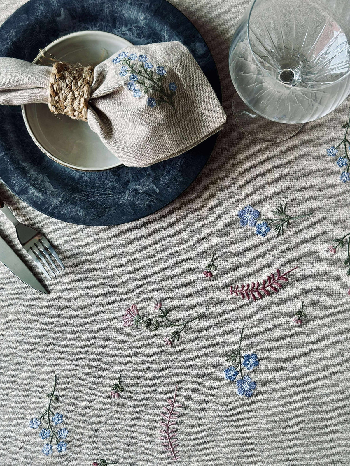 Tafelkleed flower borduurwerk - Linnenlook