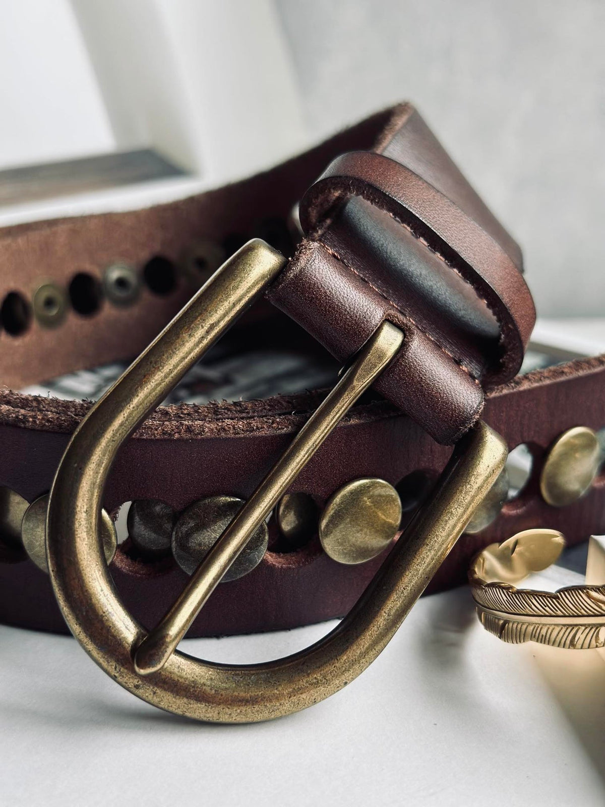 Jeans riem versierd met studs - Brown