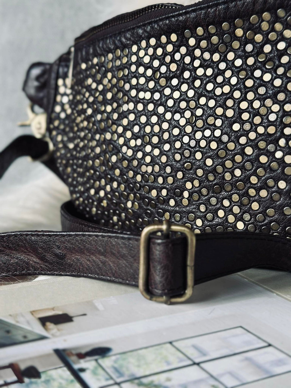 Bumbag Deluxe met studs - Brown