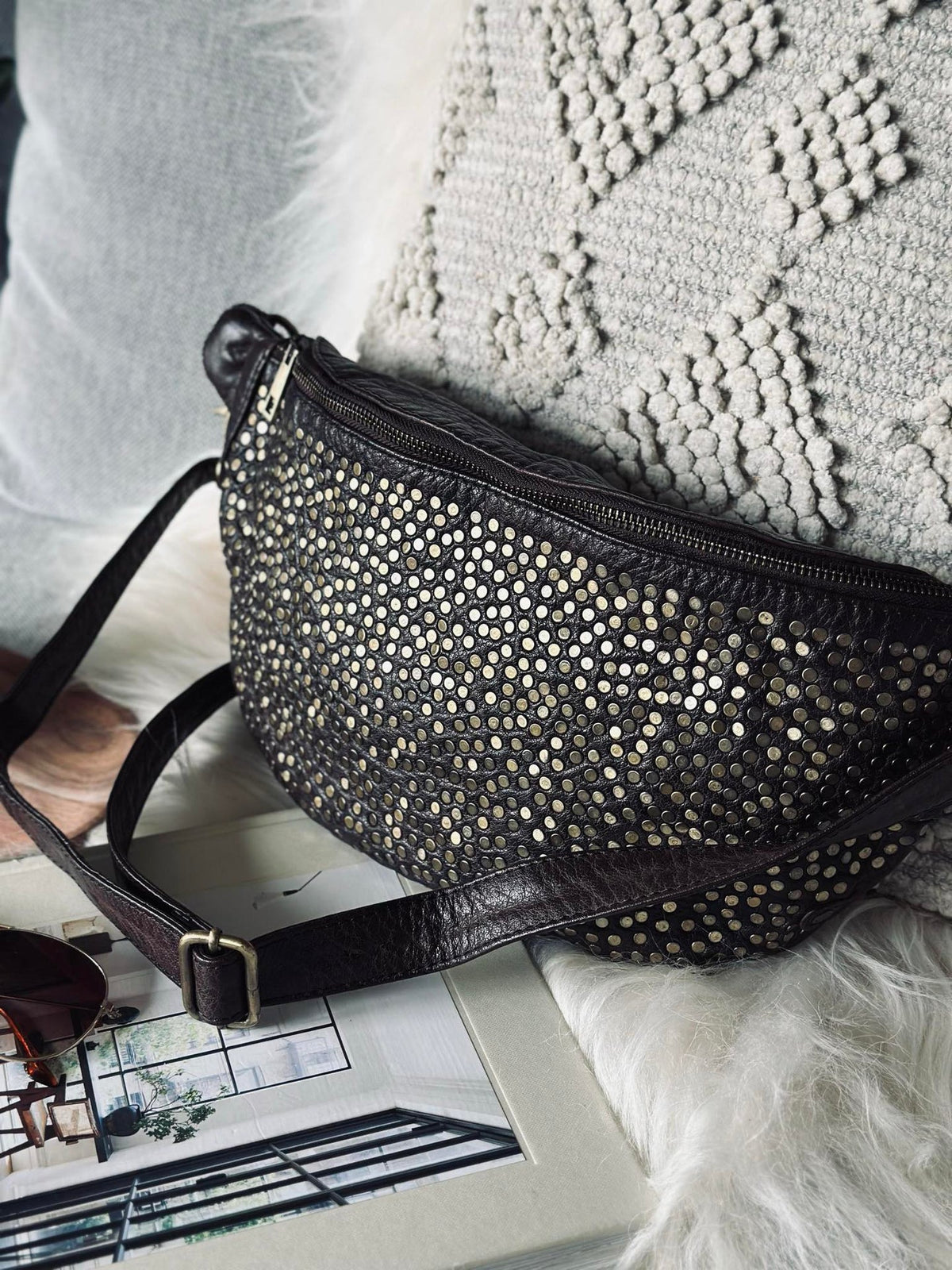 Bumbag Deluxe met studs - Brown