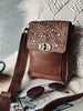 Mobieltas met studs - Cognac