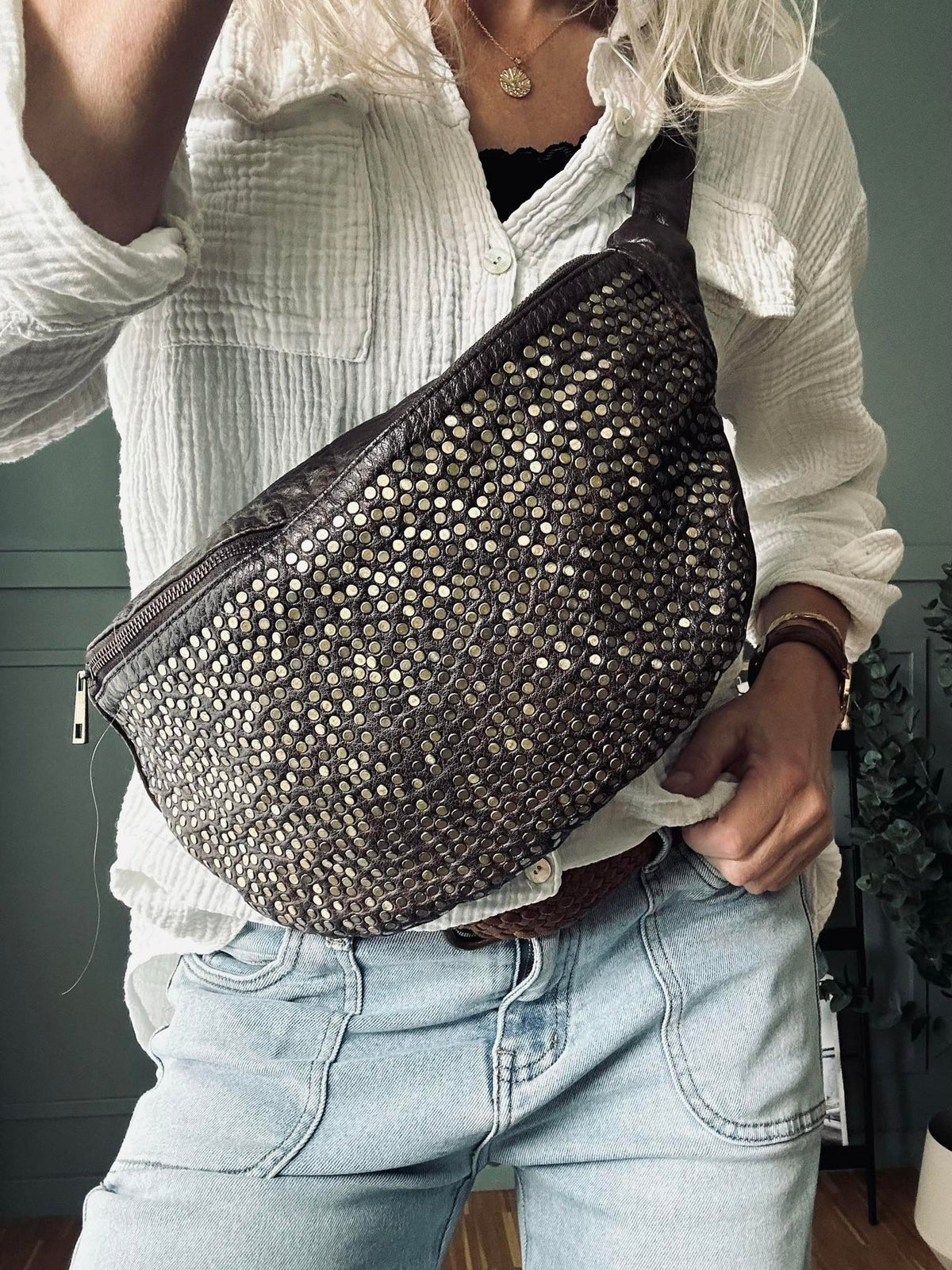 Bumbag Deluxe met studs - Brown