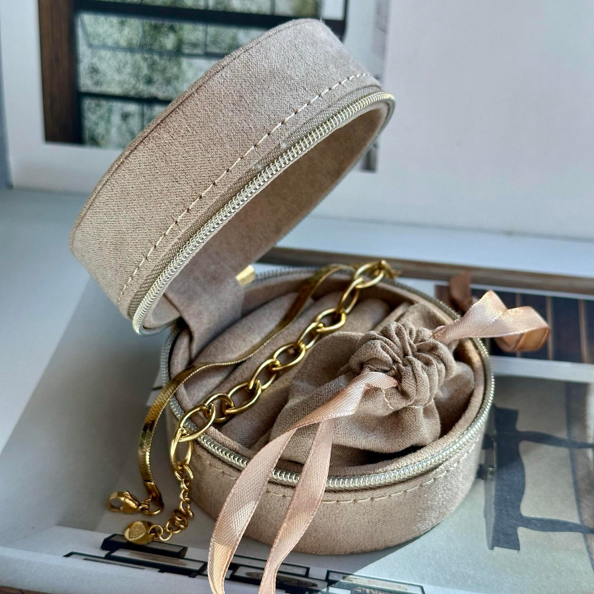 Geschenkset Mascha - Set met 2 vergulde armbanden - Met sieradendoosje