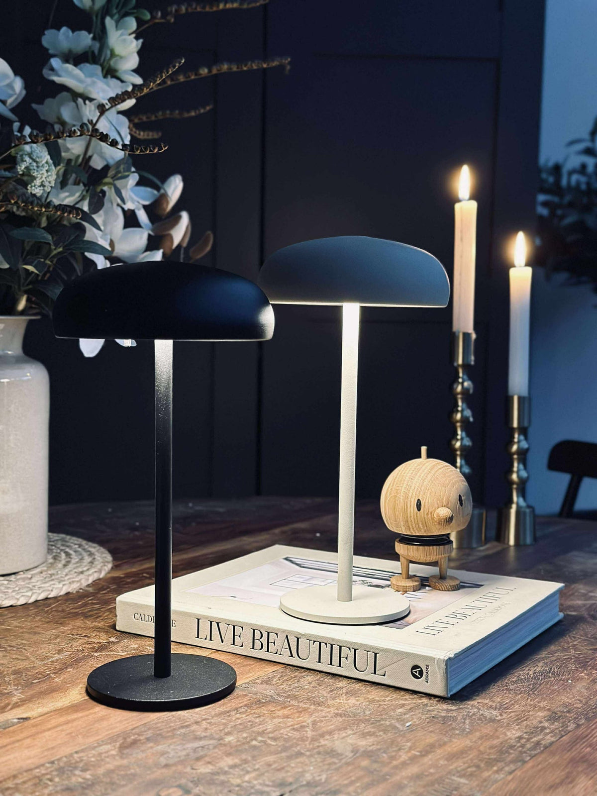 Isolde LED touch tafellamp. Zwart/Beige