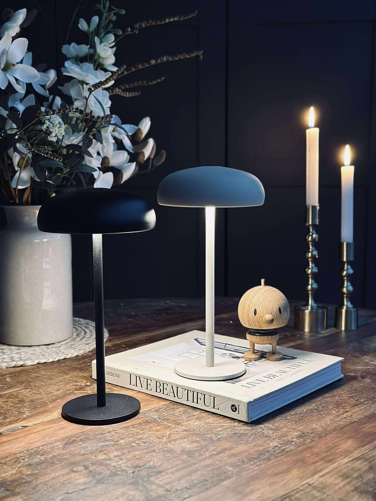 Isolde LED touch tafellamp. Zwart/Beige