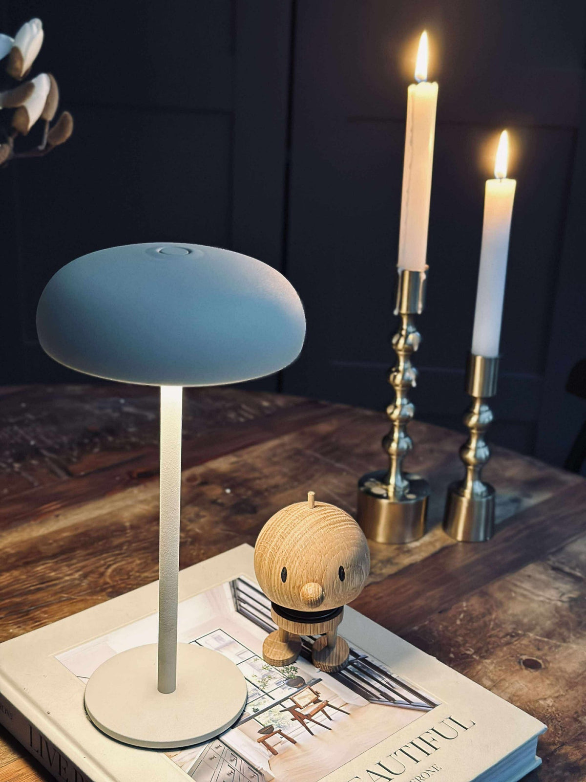Isolde LED touch tafellamp. Zwart/Beige