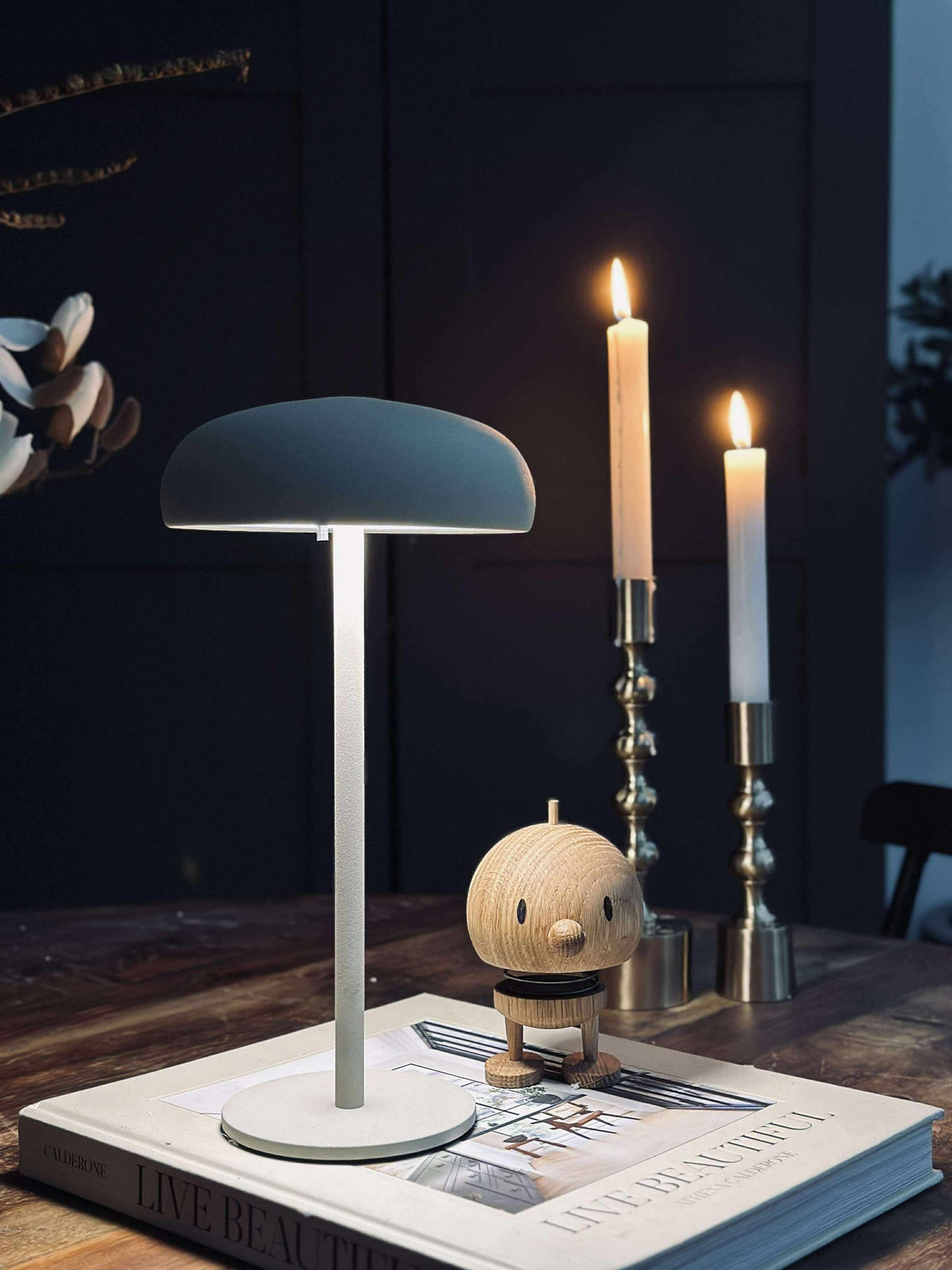 Isolde LED touch tafellamp. Zwart/Beige