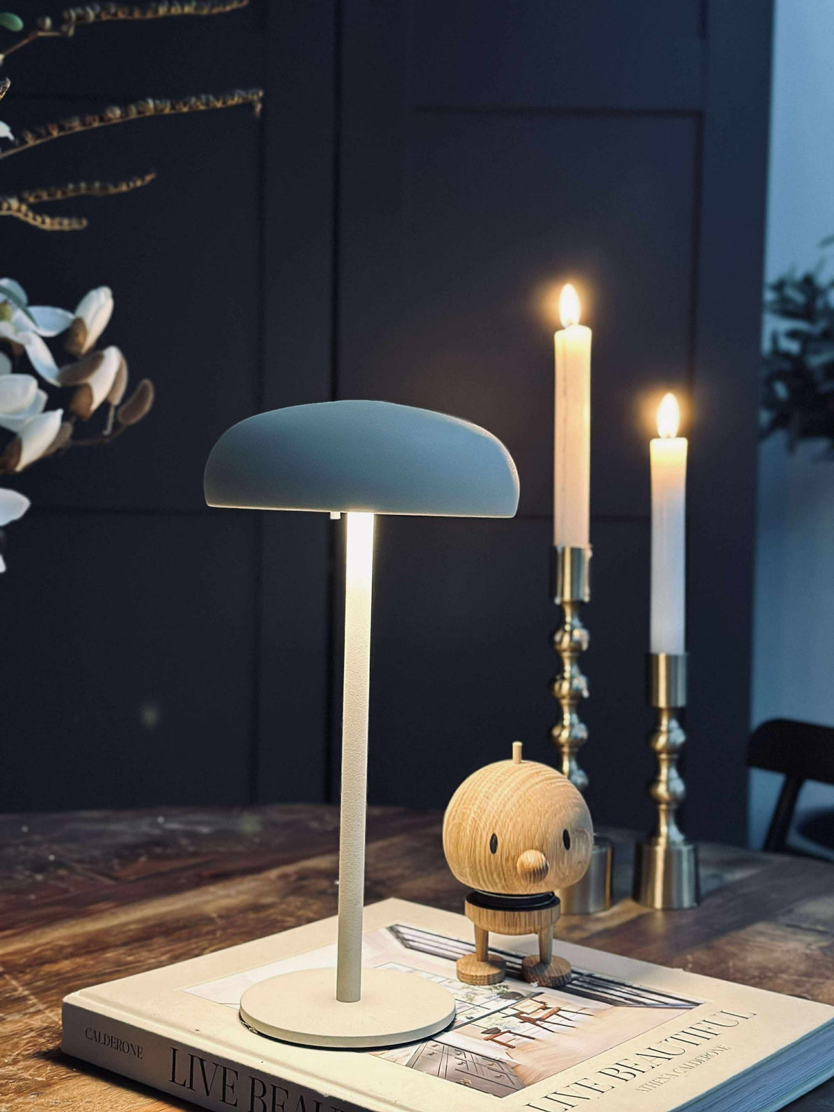 Isolde LED touch tafellamp. Zwart/Beige