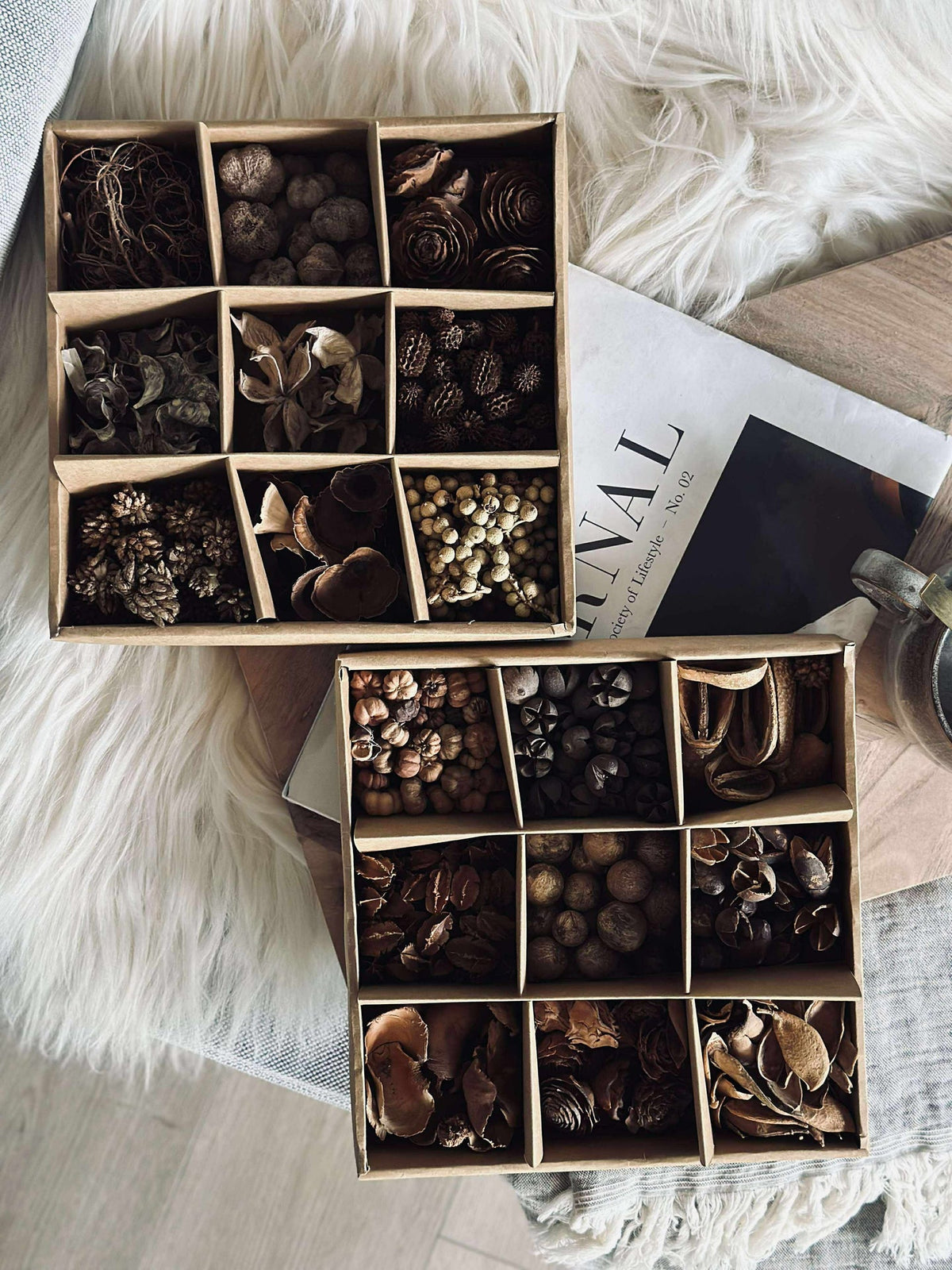Decoratieve kist met natuurversiering - MIX