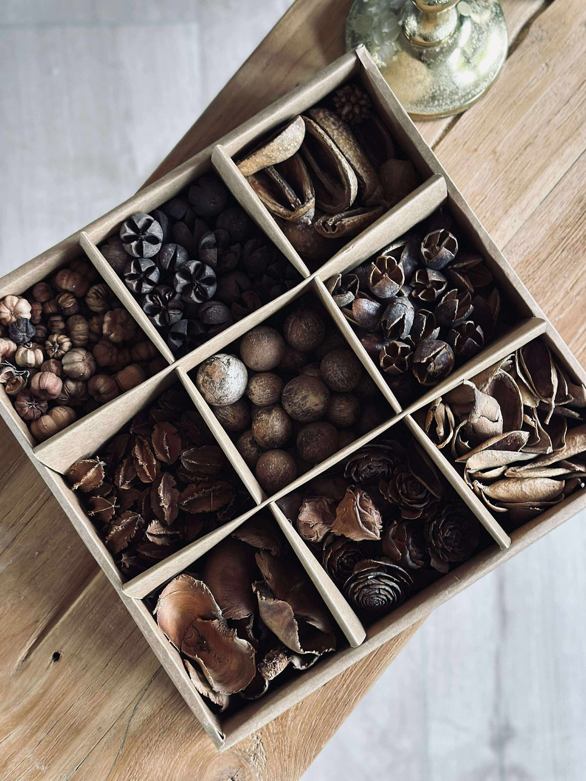 Decoratieve doos met natuurbekleding - MIX