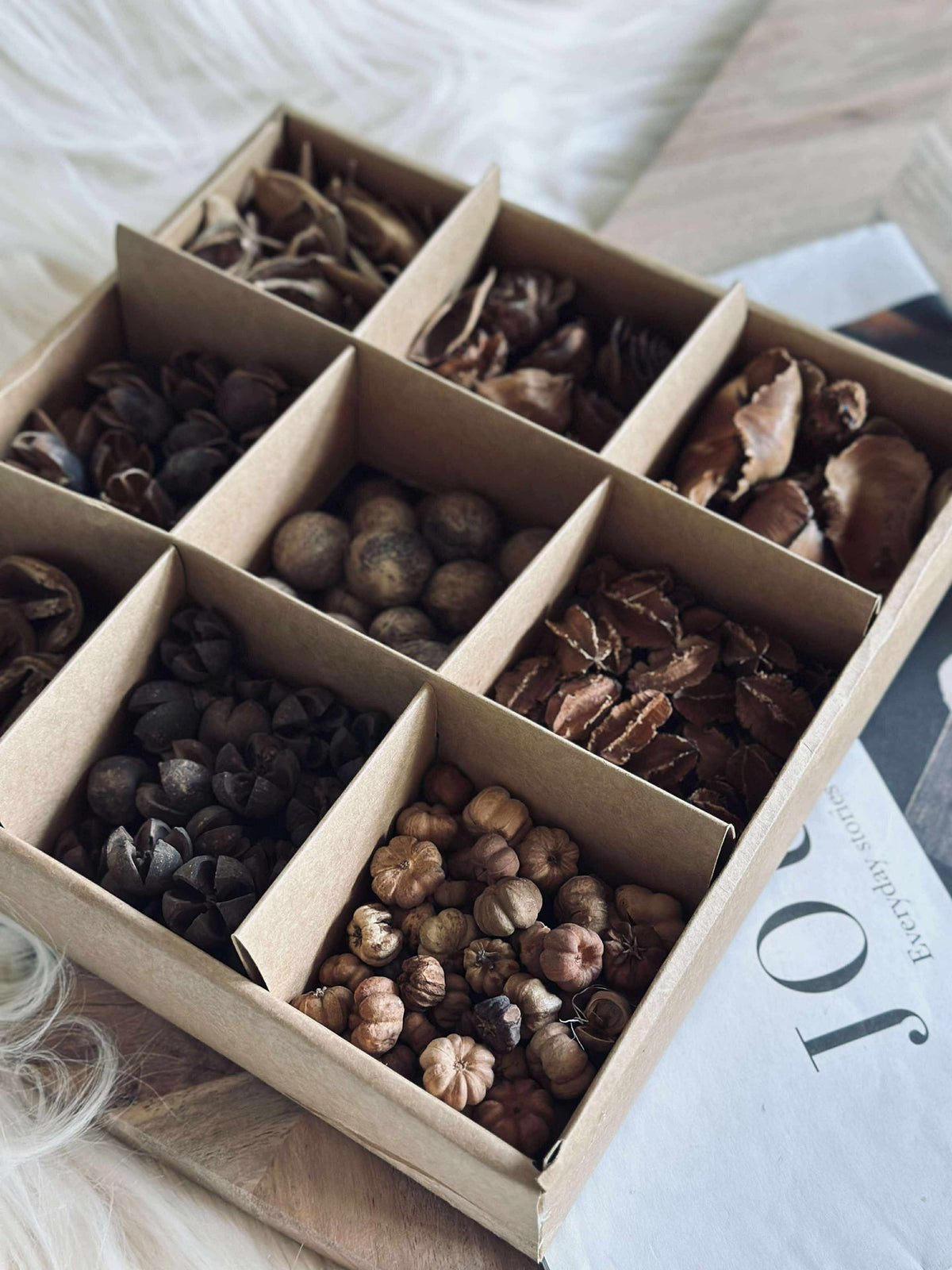 Decoratieve doos met natuurbekleding - MIX