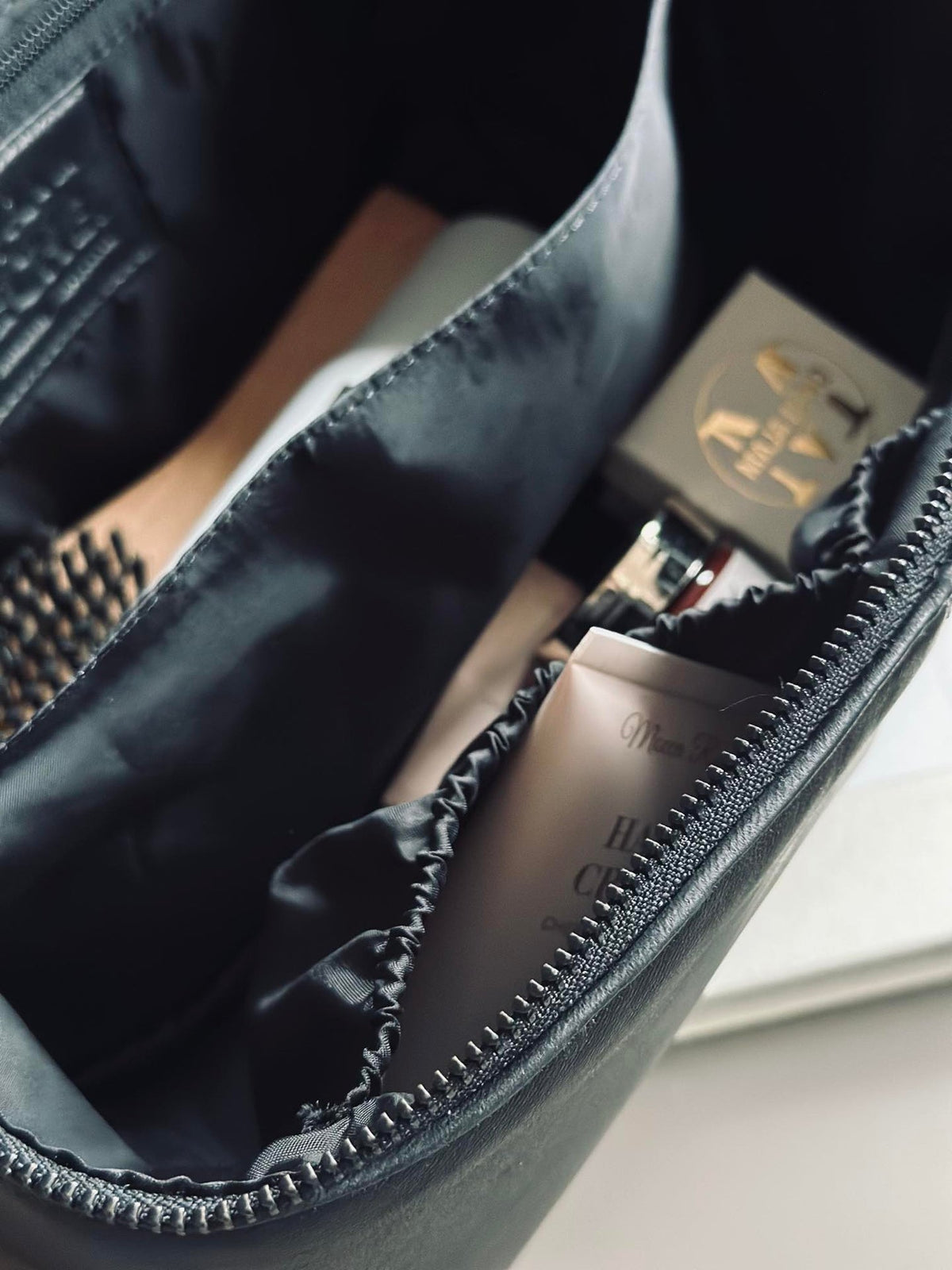 Klassieke toilettas - Black / Black