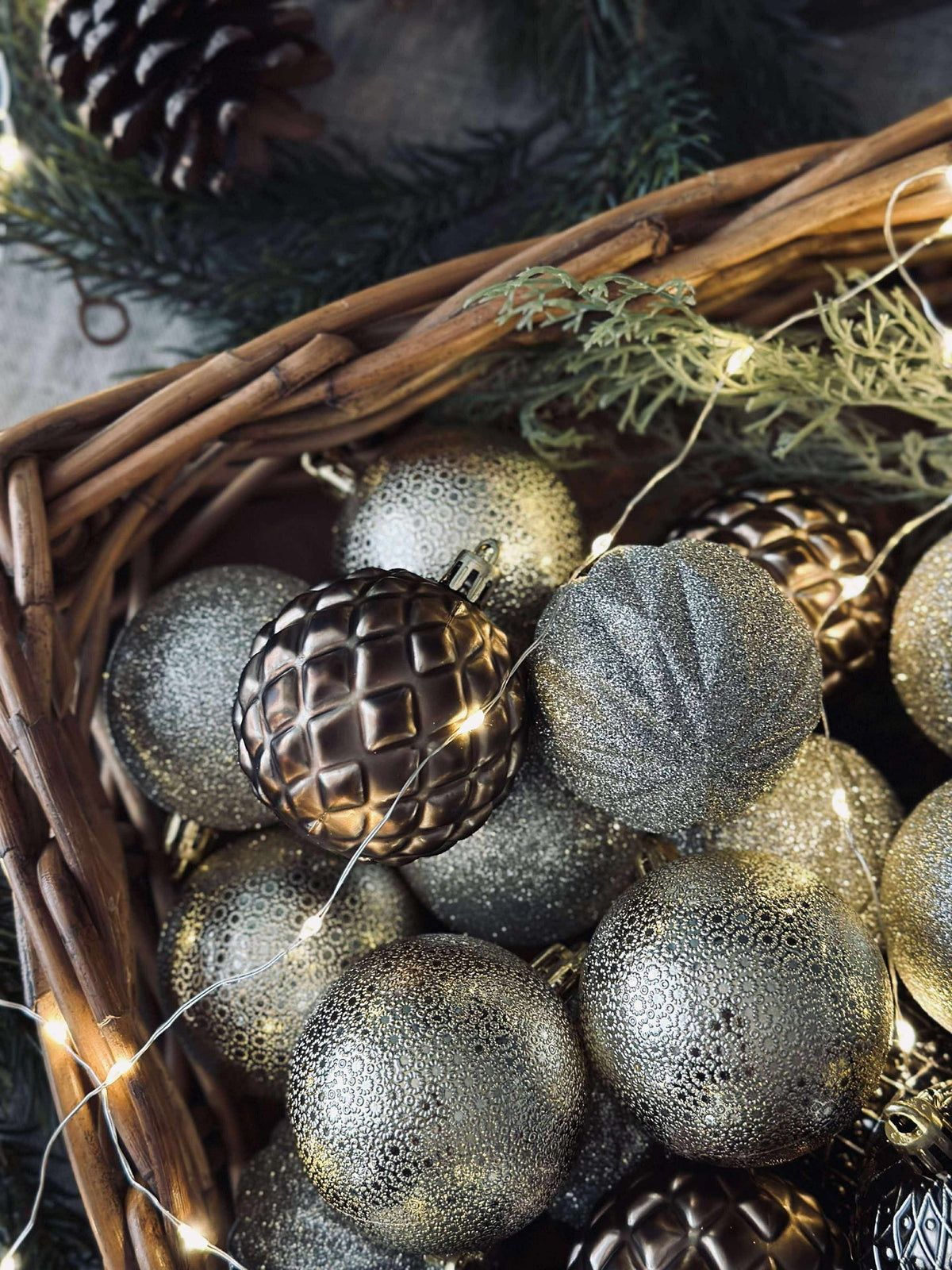 Kerstbal mix box 35 stuks