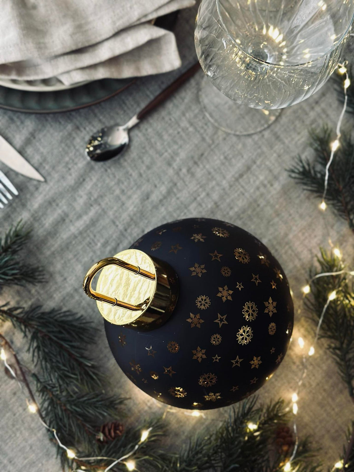 Kerstbal met led licht - Black