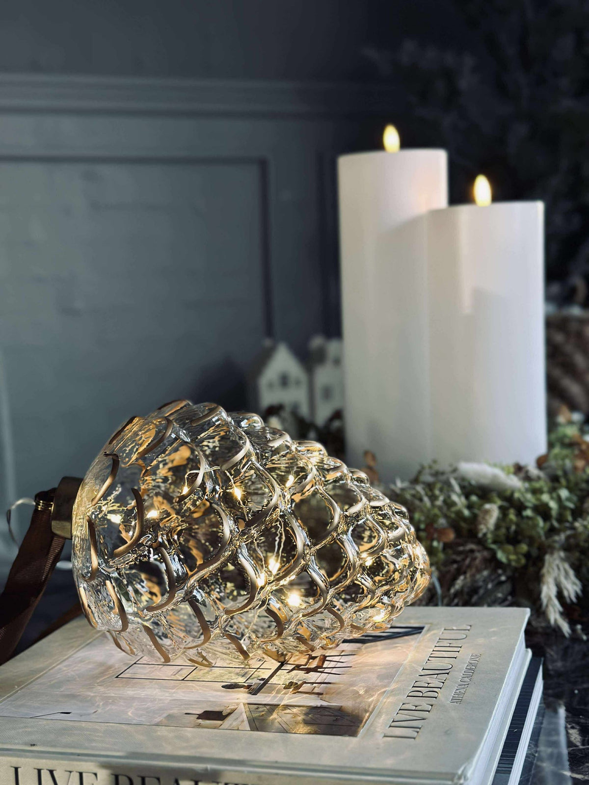 Dennenappel hangdecoratie van glas