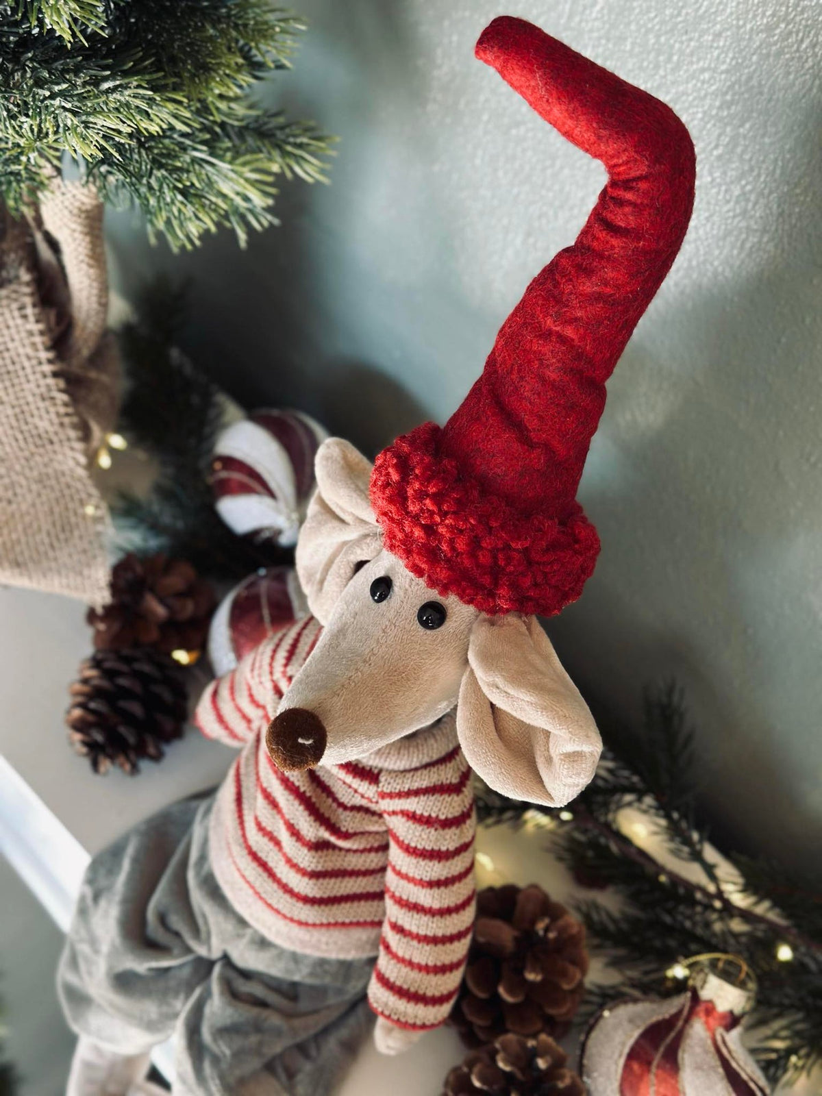 Kerstmuis - Zittende Jongen
