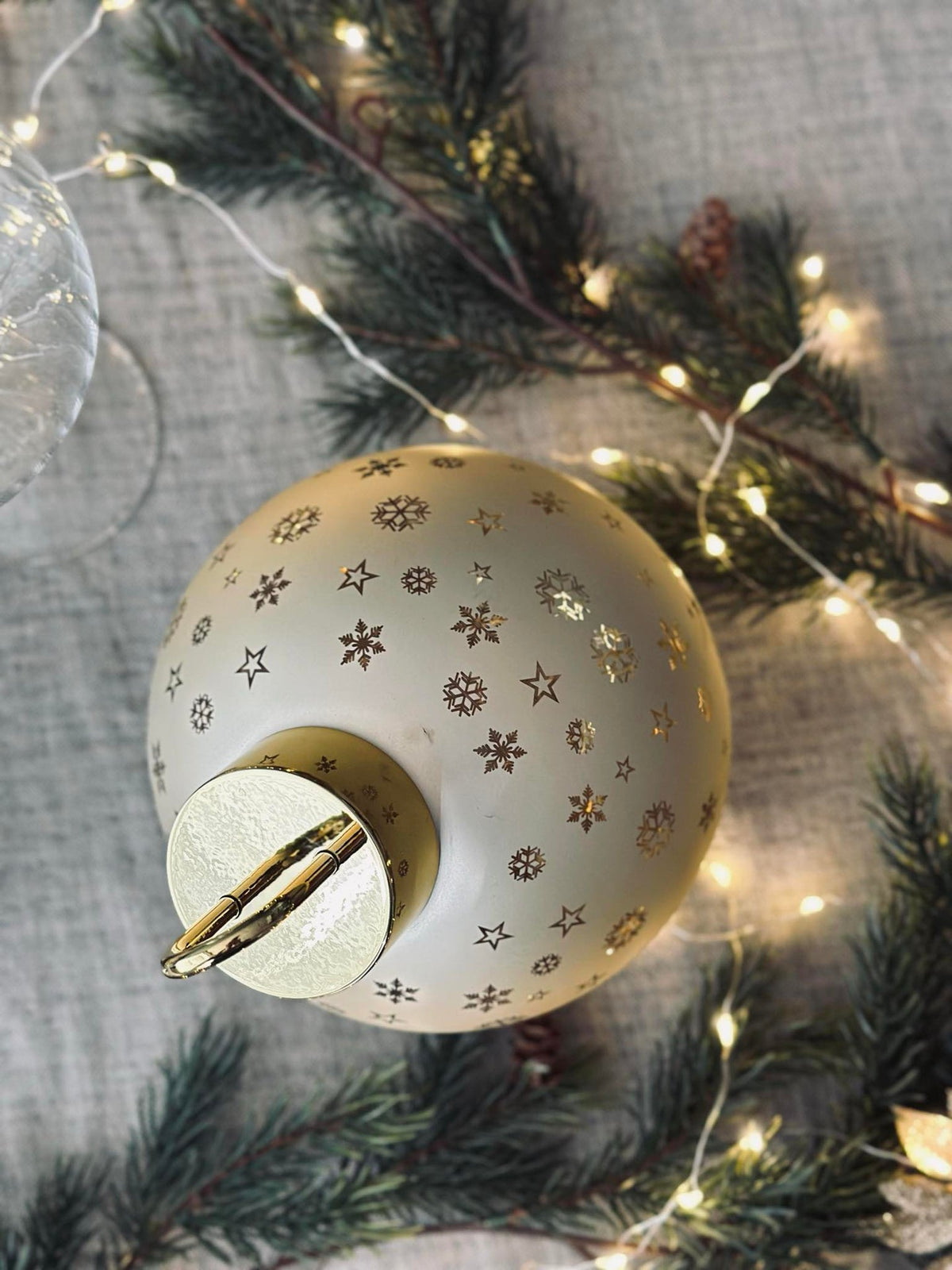 Kerstbal met led licht - Goud