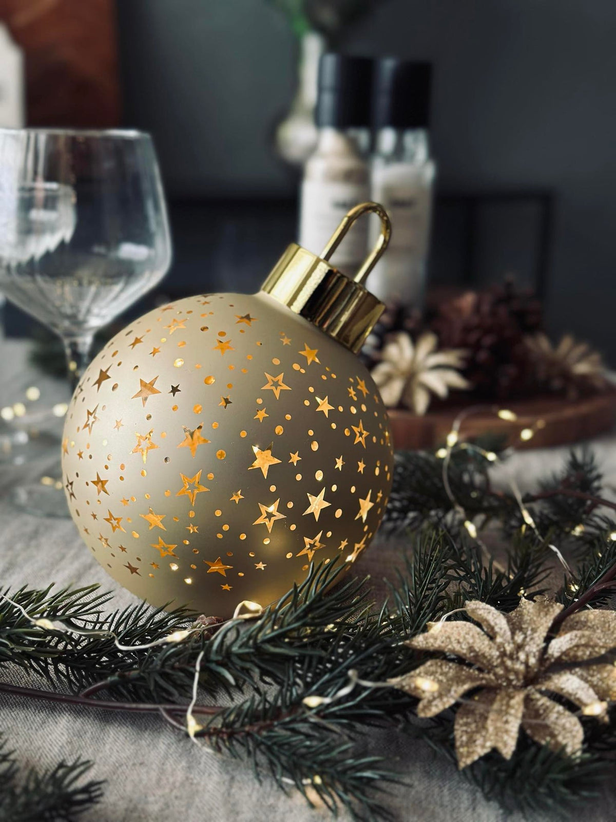 Kerstbal met led licht - Goud
