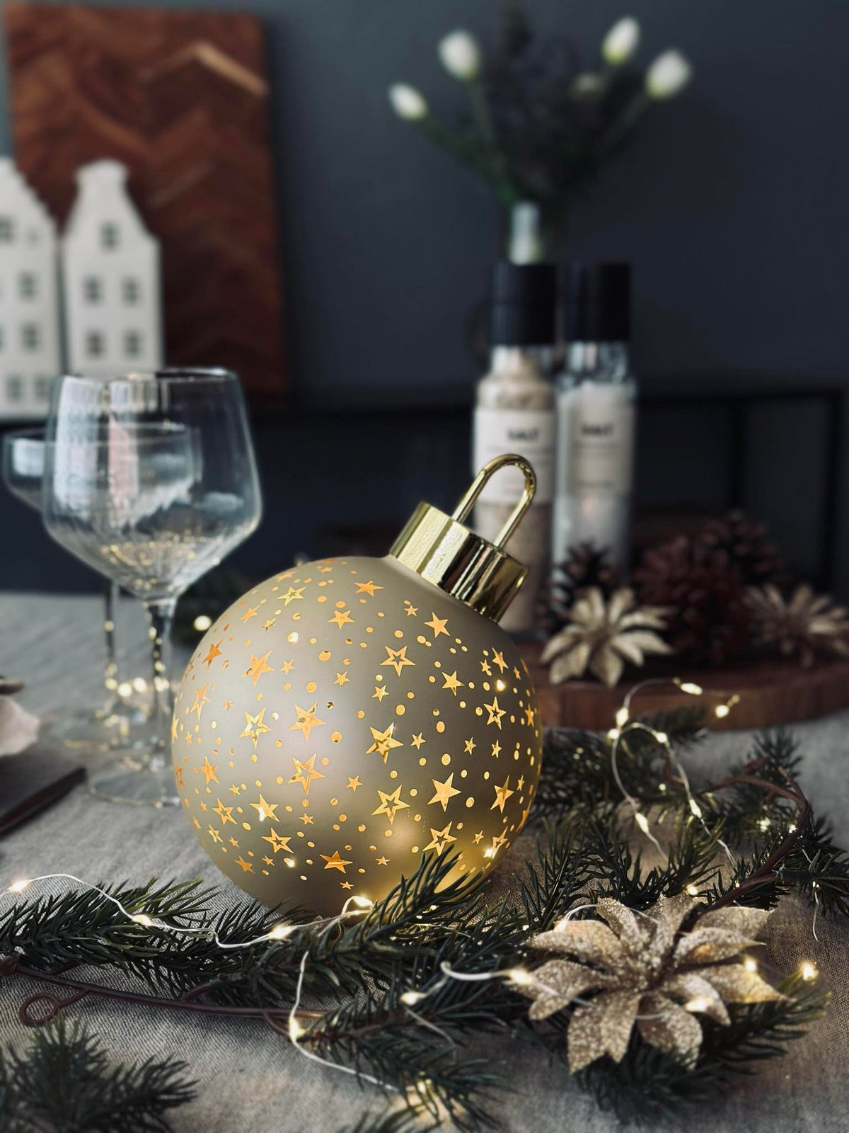 Kerstbal met led licht - Goud