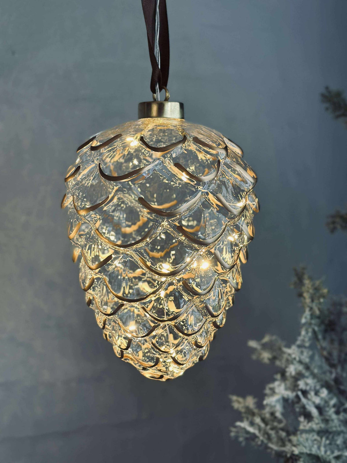 Dennenappel hangdecoratie van glas